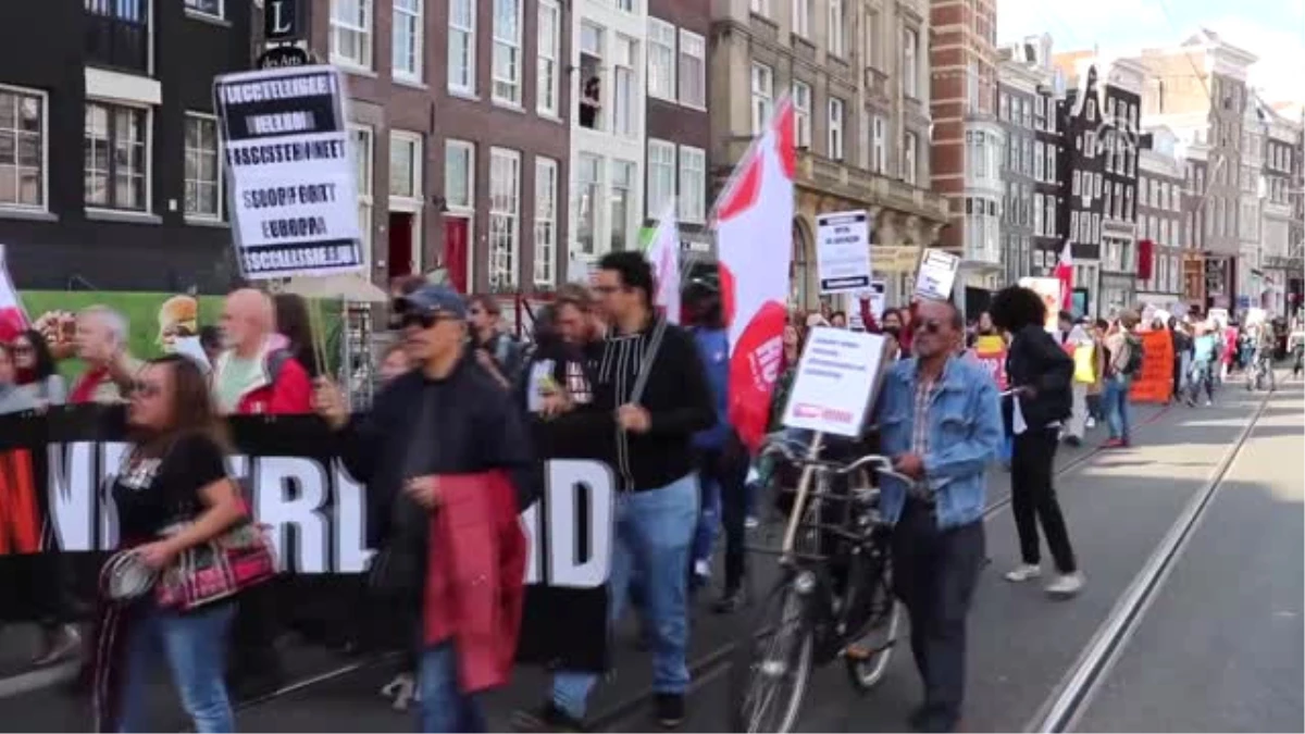 Hollanda\'da AB Göç Politikaları Protesto Edildi