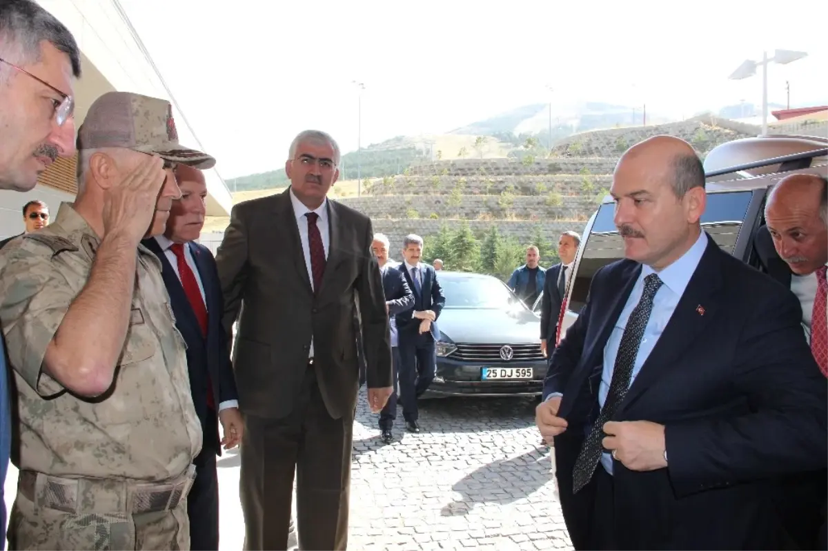 İçişleri Bakanı Soylu Erzurum\'da "Bölge Güvenlik Toplantısı"Na Katıldı