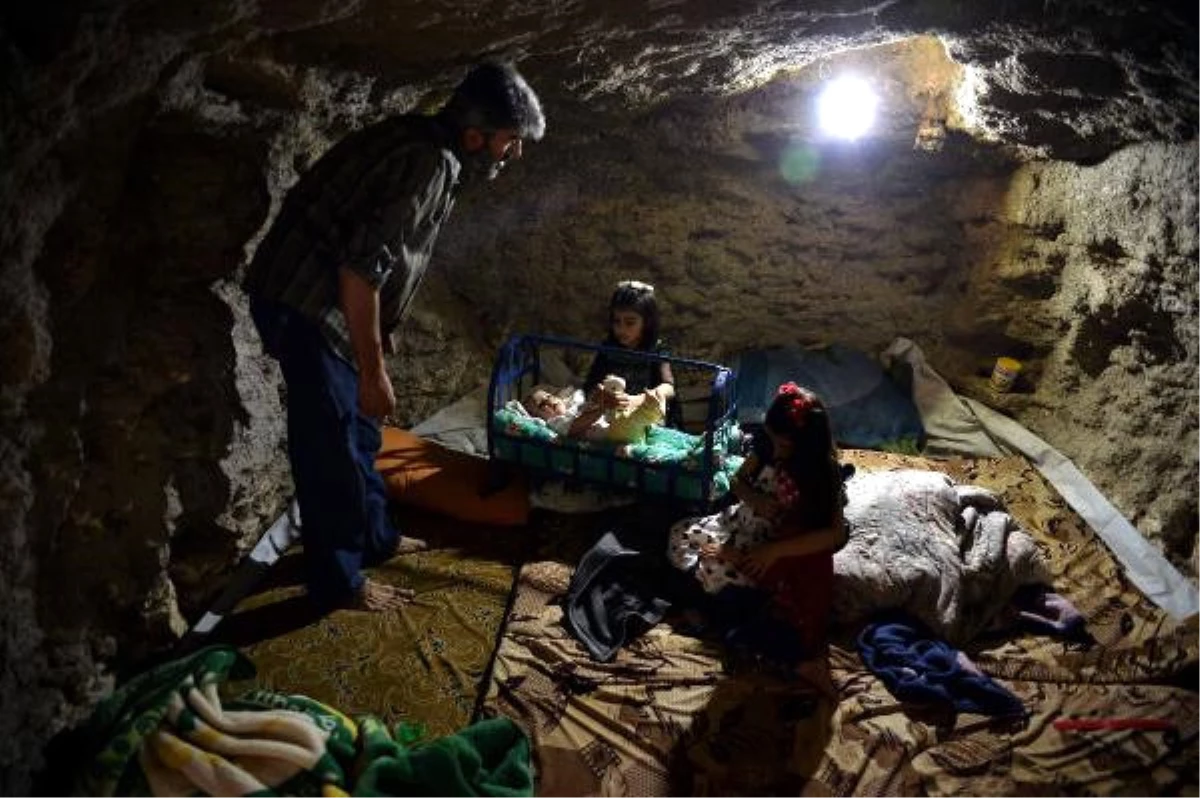 İdlib\'de Evlerin Altı Sığınağa Dönüştürüldü