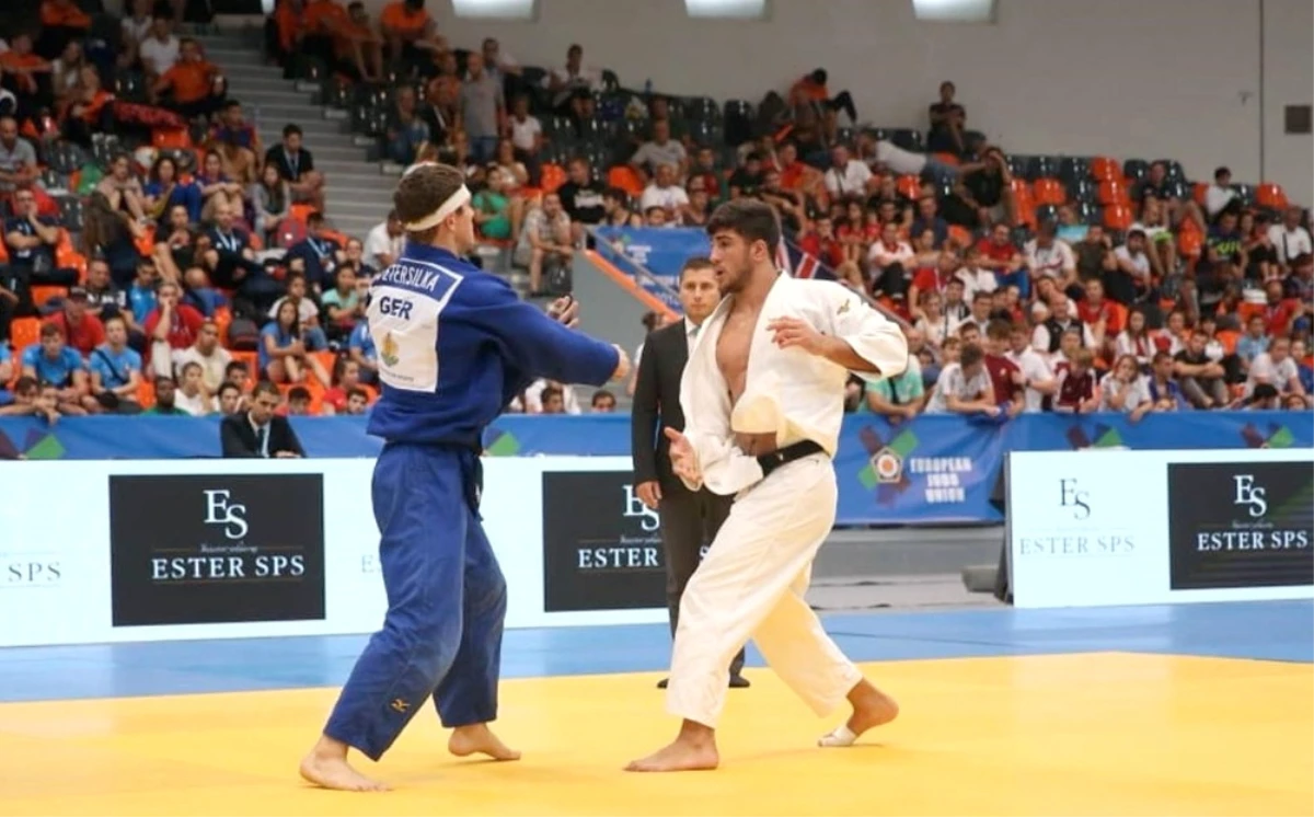 Manisa Büyükşehir\'in Judocusu Şişmanlar Avrupa 2\'ncisi Oldu