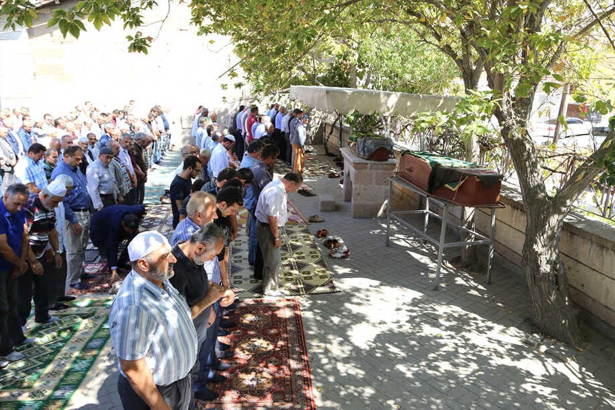 Nevşehir\'de Yanan Araçta 2 Ceset Bulunması