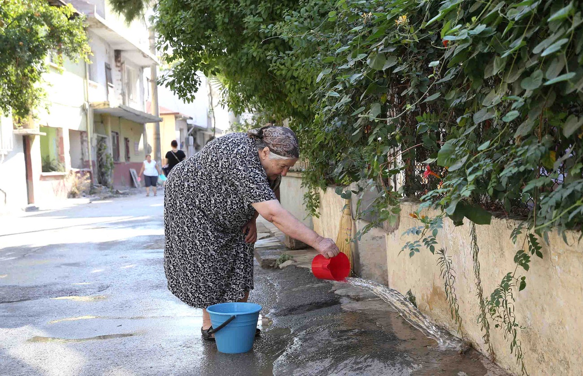 Önce Kendi Kapılarının Önünü Temizlediler!