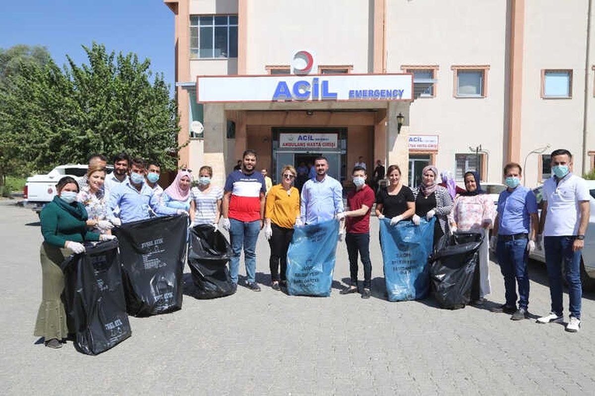Silopililer Çöp Toplayarak, Çevre Temizliğine Dikkat Çekti