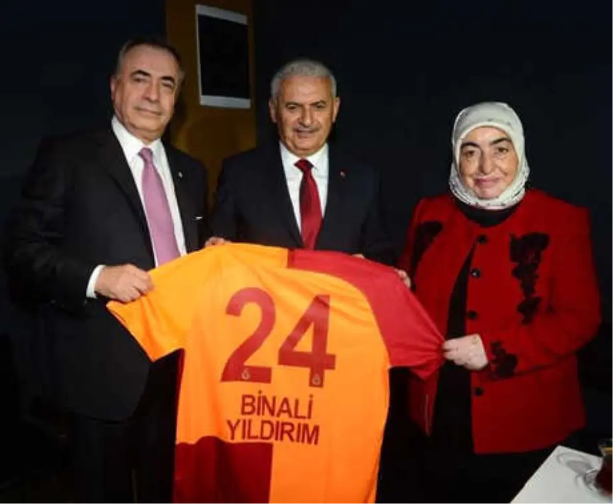 TBMM Başkanı Binali Yıldırım, Galatasaray-Kasımpaşa Maçını İzledi