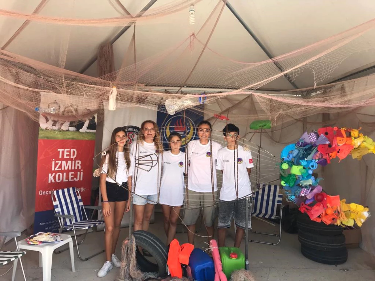 Ted İzmir Koleji Öğrencileri, Atıklardan Dev Bir Balık Heykeli Yapıyor
