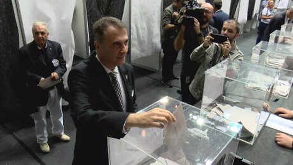 Fikret Orman ve Serdal Adalı Oylarını Kullandılar