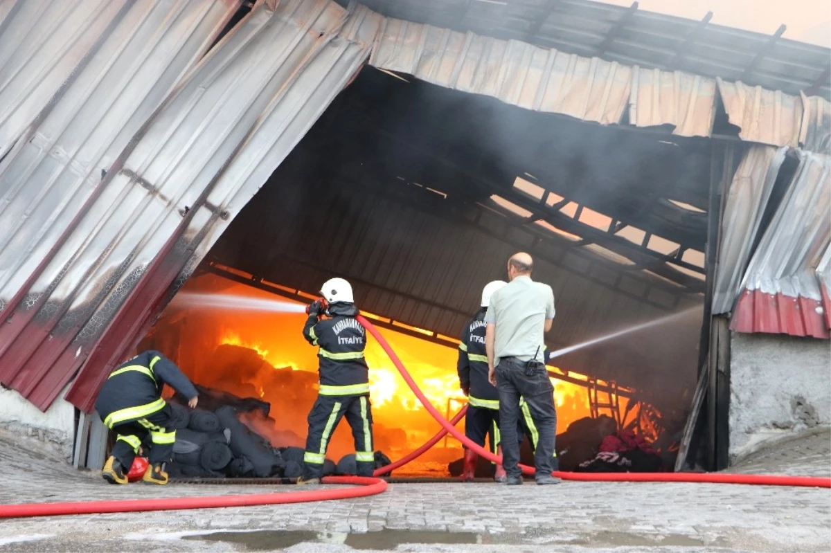 Kahramanmaraş\'ta Tekstil Fabrikasında Yangın