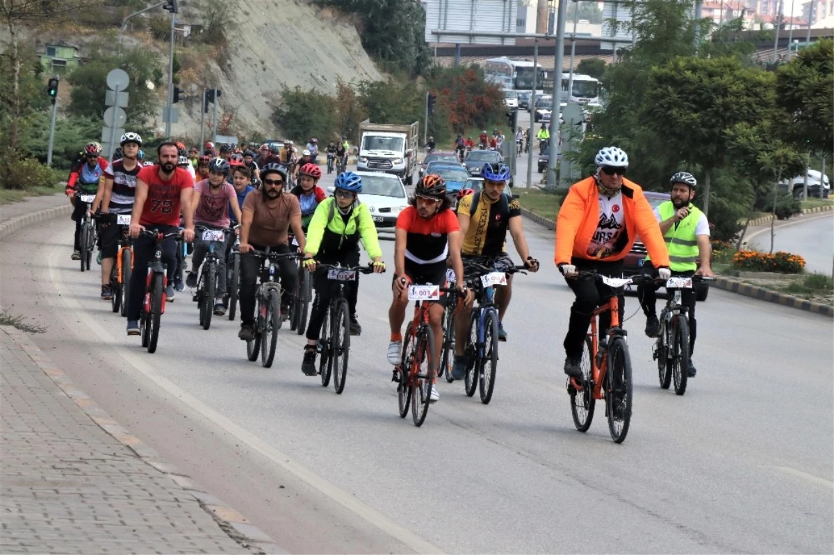 Karabük\'te \'Trafikte Bizde Varız\' Temalı Bisiklet Turu