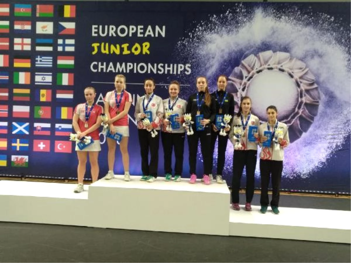 Milli Badmintoncular Nazlıcan ve Bengisu, Gençlerde Avrupa Şampiyonu Oldu