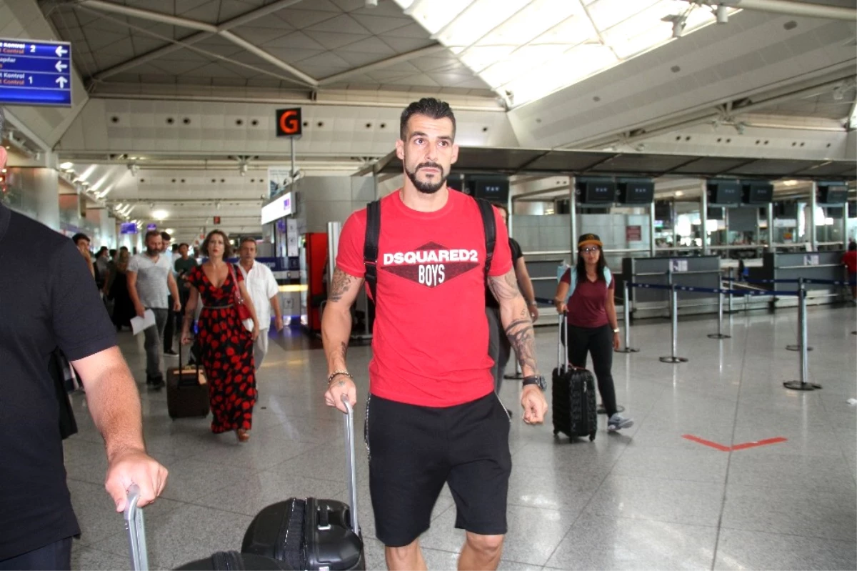 Negredo, Al Nasr İçin Dubai\'ye Gitti