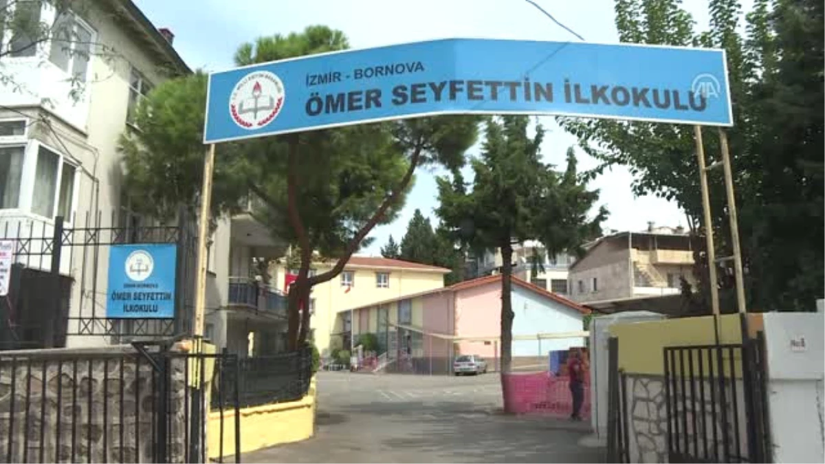 Okullarda "Askıda Defter Kalem" Kampanyası - İzmir