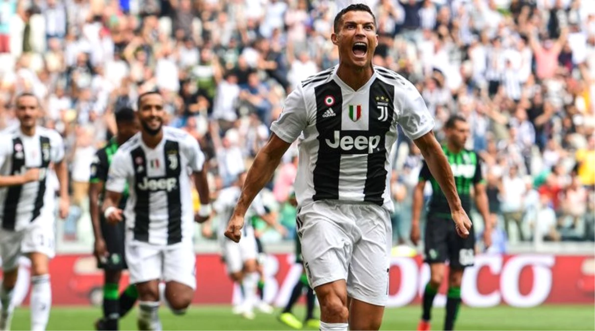 Ronaldo\'nun 2 Gol Attığı Maçta Juventus, Sassuolo\'yu 2-1 Devirdi