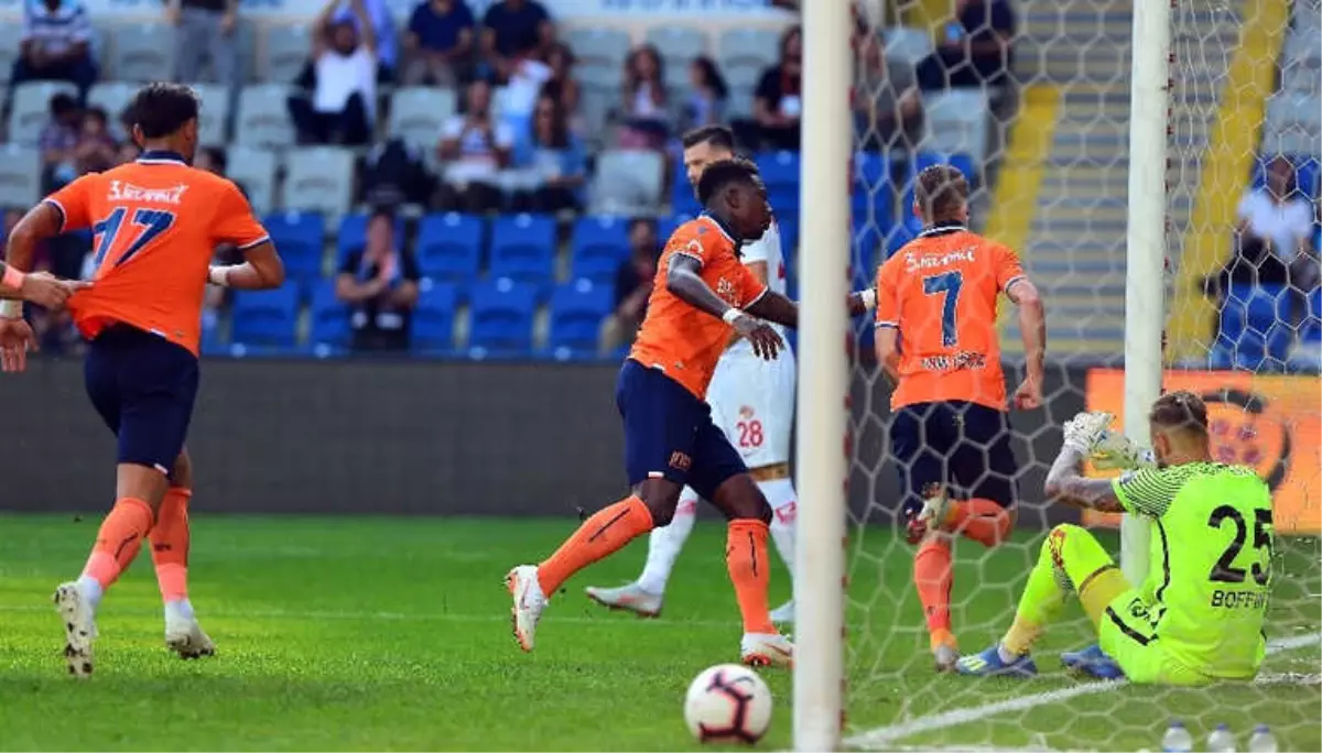 Spor Toto Süper Lig: Medipol Başakşehir: 1 - Antalyaspor: 0 (Maç Devam Ediyor)