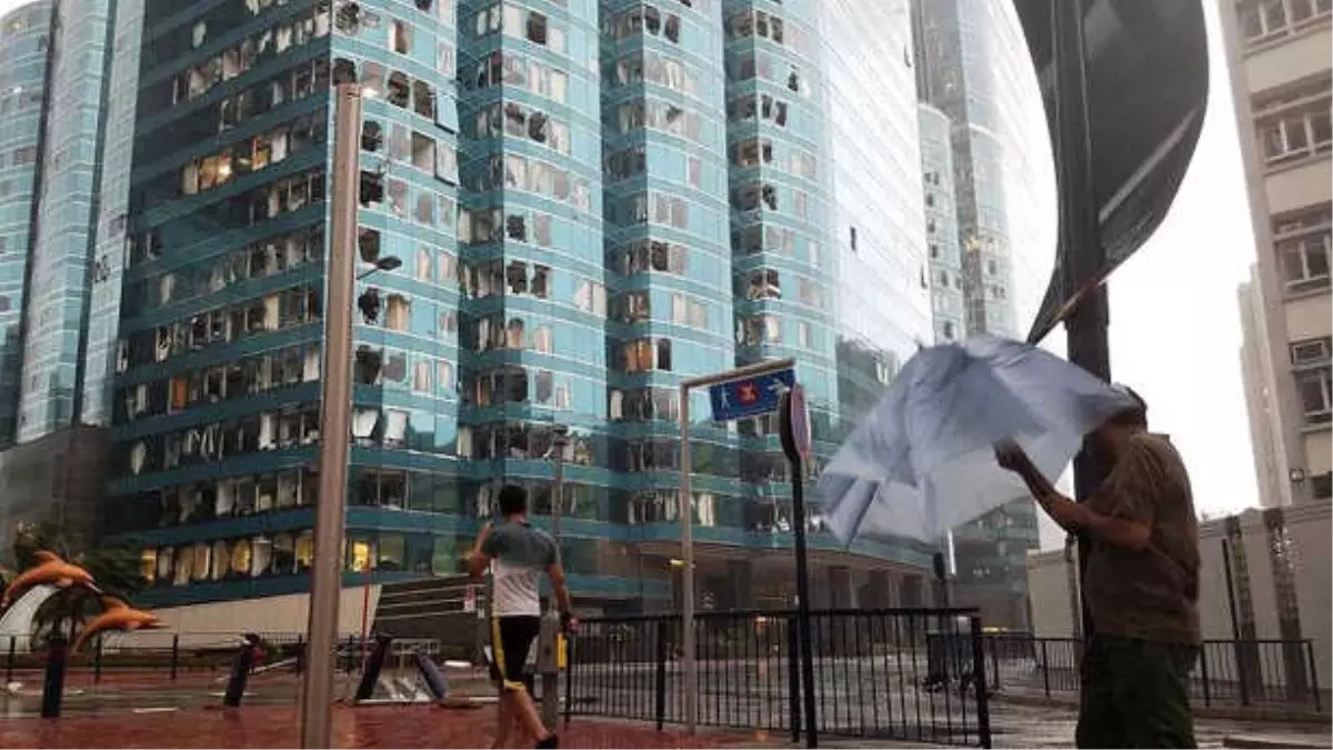 Video - Mangkhut Tayfunu Hong Konglulara Zor Anlar Yaşattı