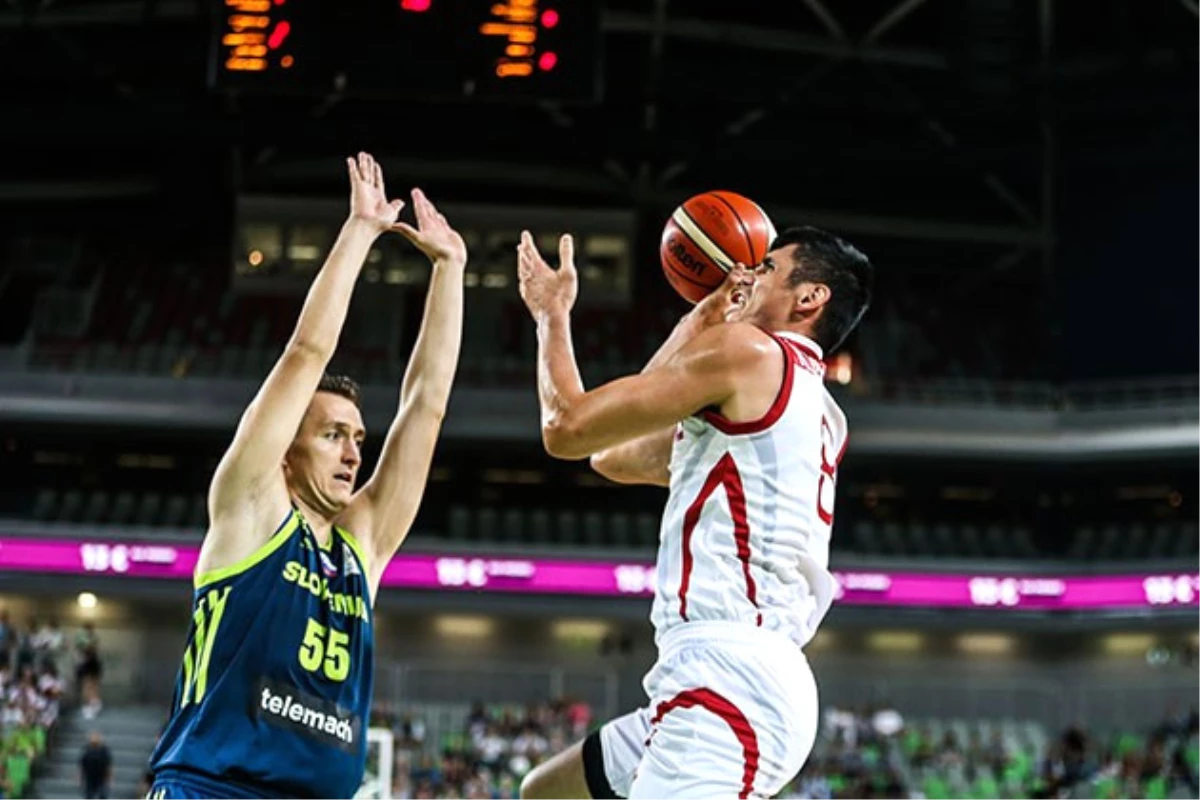 A Milli Basketbol Takımı Slovenya\'yı 86-77 Mağlup Etti