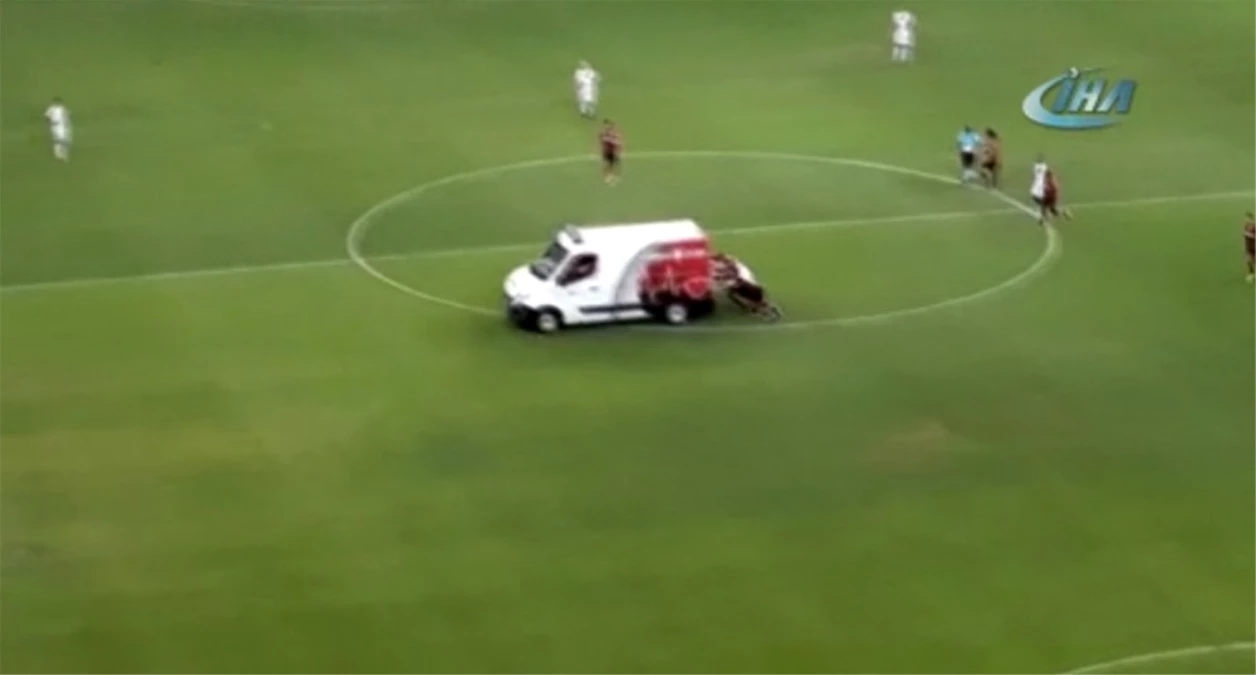 Ambulans Sahada Bozulunca İş Futbolculara Düştü