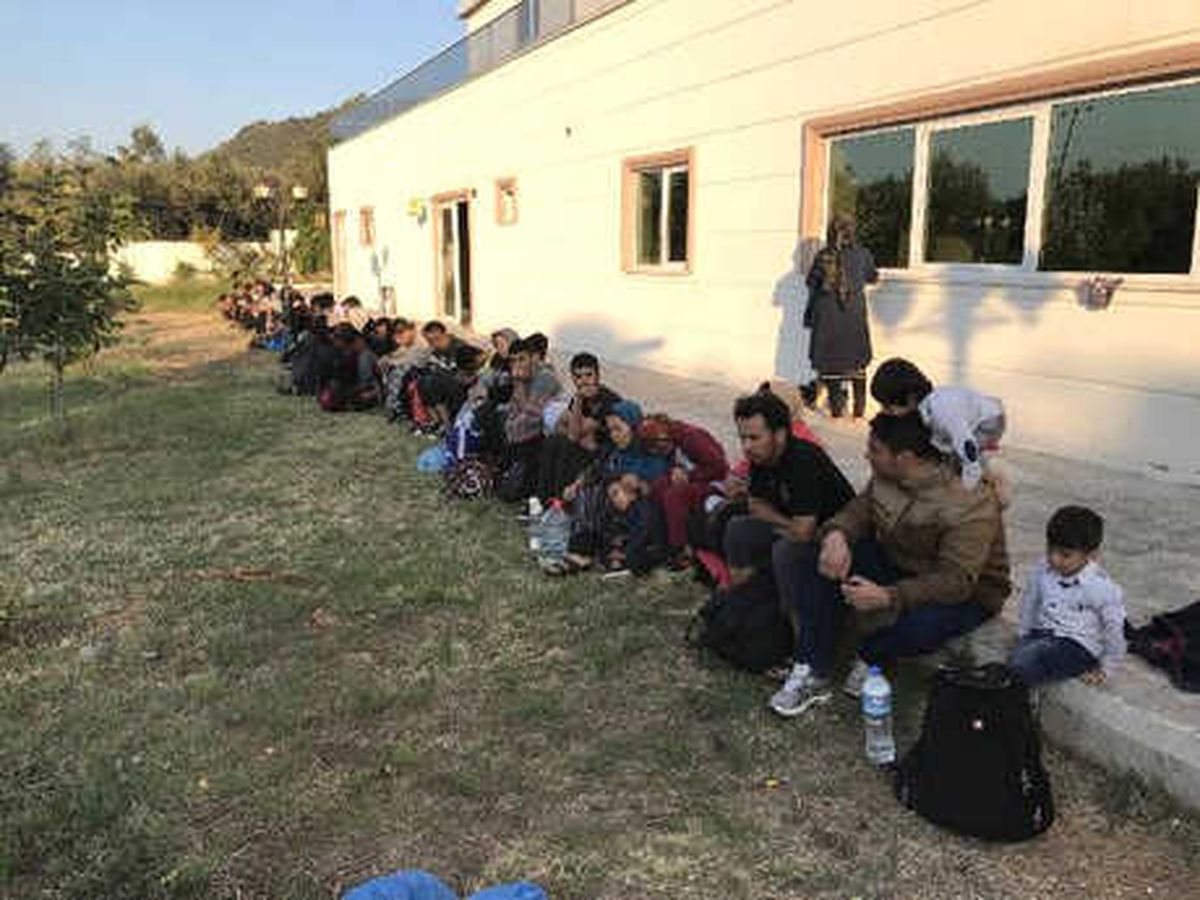 Ayvacık\'ta 60 Kaçak Göçmen Yakalandı