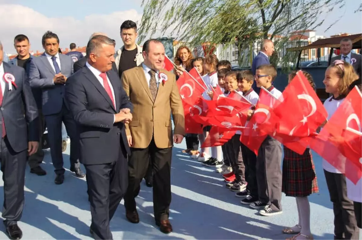 Balıkesir\'de İlk Ders Zili Çaldı