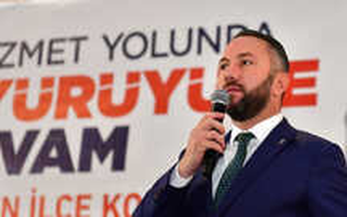 Çelenk: "27 Mayıs ile 15 Temmuz Aynı Kalemin Ürünü"