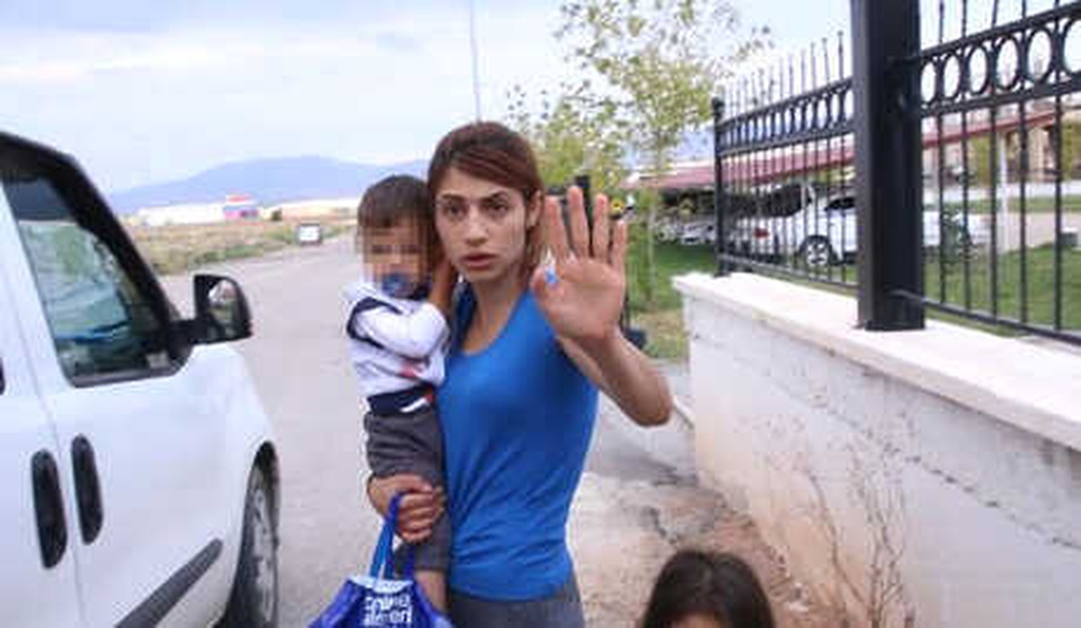 Eşine ve Ailesine Bıçakla Saldırdı: 5 Yaralı (2)