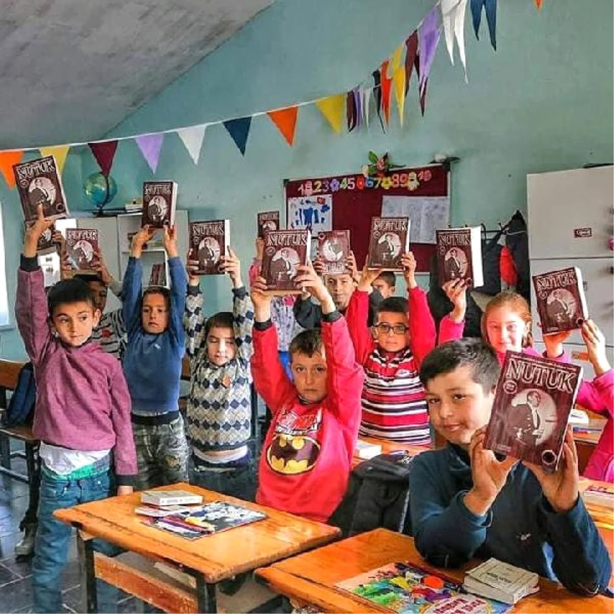 Fırat Yılmaz Çakıroğlu Anısına Köy Okullarına Yardımda Bulunuyorlar