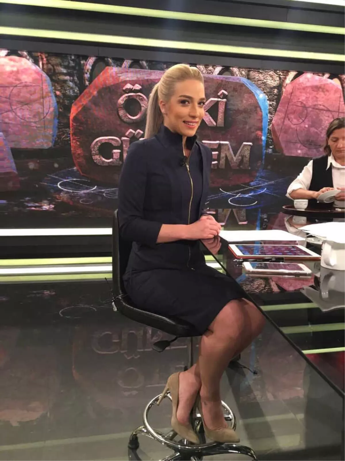 Habertürk\'ün Başarılı Sunucusu Cansu Canan, Ayrılık Haberini Sosyal Medya Hesabından Duyurdu