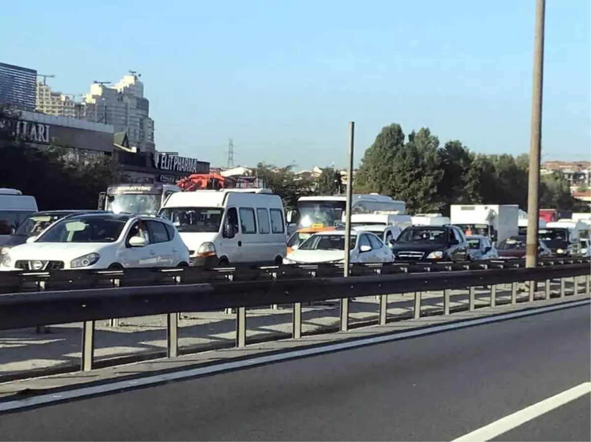 İstanbul\'da Okul Trafiği Yoğunluğu