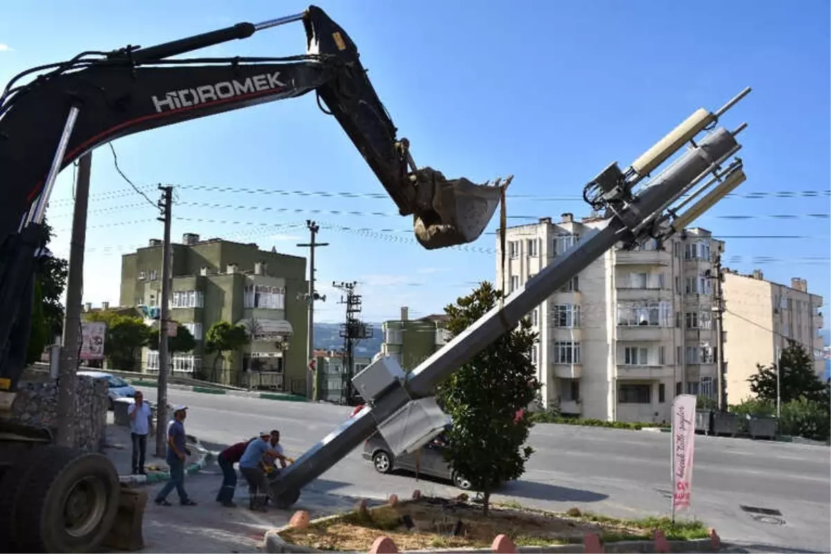 İzinsiz Baz İstasyonunu Başkan Kendi Elleriyle Söktü