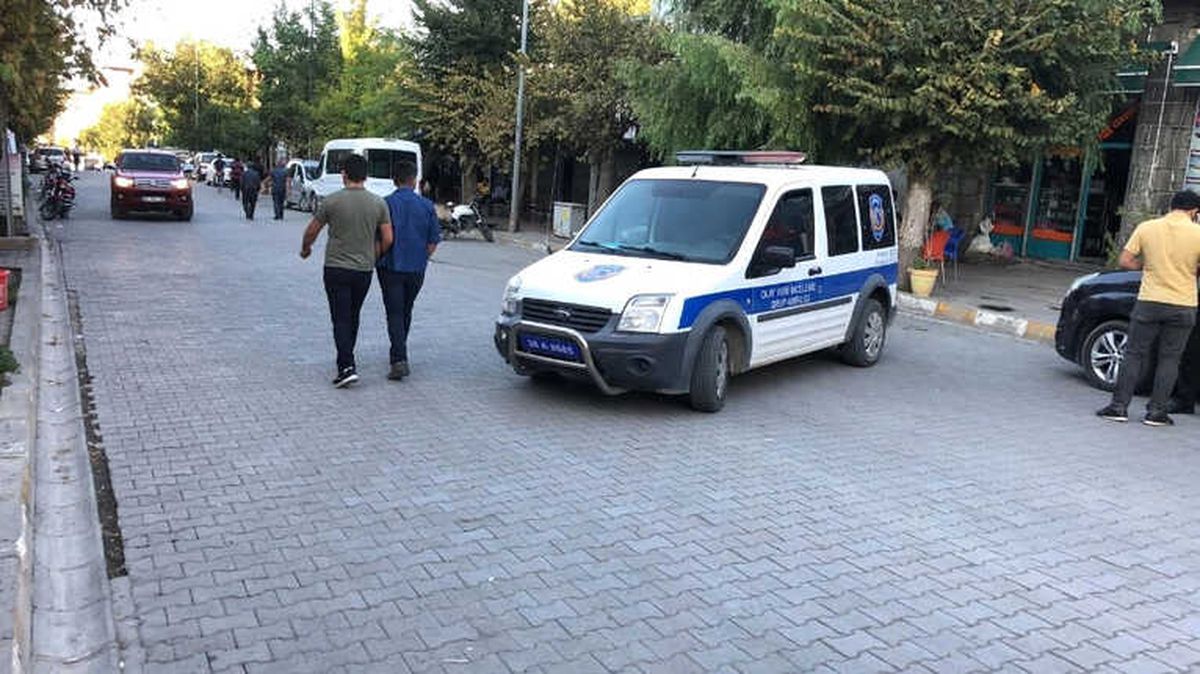 Kağızman\'da Sokak Ortasında Silahlı Saldırı