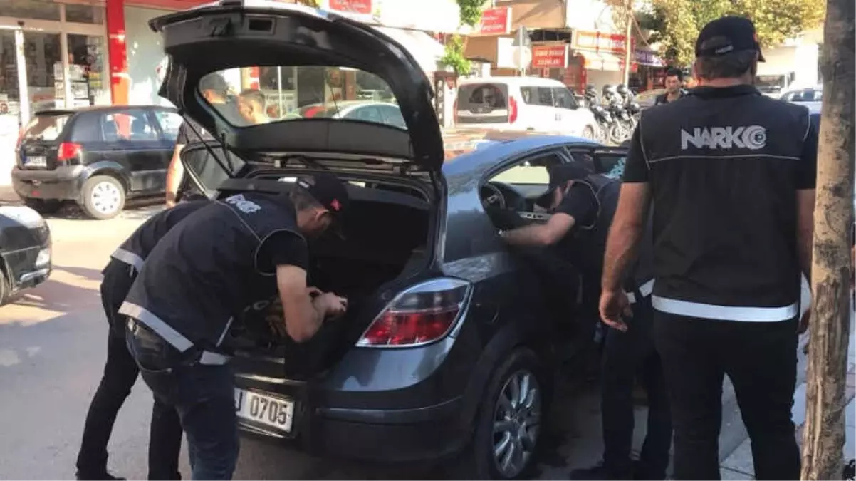 İstanbul\'da Narkotik Polisi Okul Çevresinde Kuş Uçurtmadı