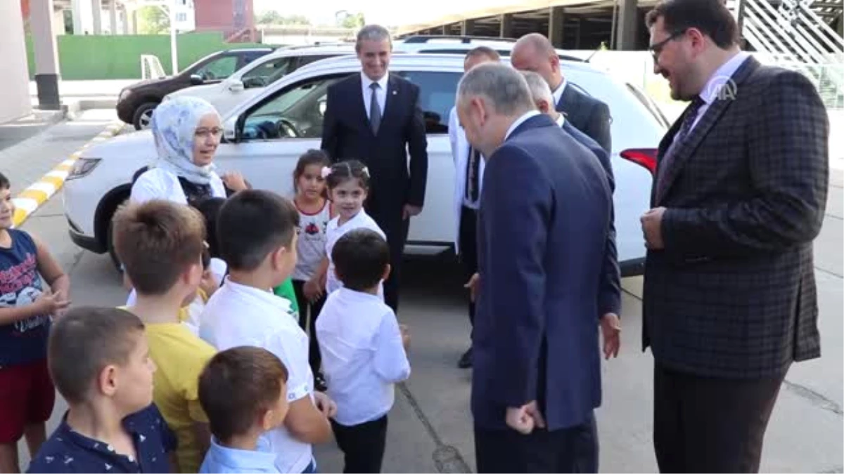 AK Parti İstanbul Milletvekili Kılıç\'tan Gürcistan\'daki Tmv Okuluna Ziyaret