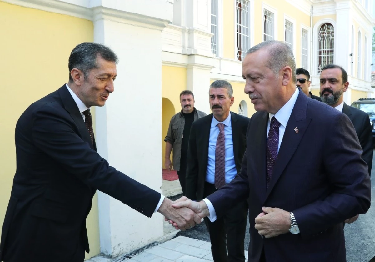 Cumhurbaşkanı Erdoğan: "Tek Tipçi Yasakçı Eski Öğretim Mantalitesini Rafa Kaldırdık"
