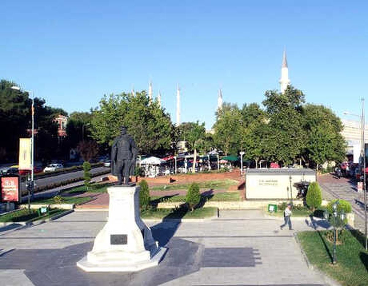Edirne\'de Tartışma Yaratan \'Tuvalet\' Kaldırıldı