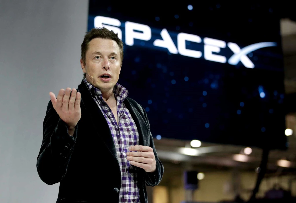 Elon Musk\'ın Uzaya Göndereceği İlk Turist, Japon Milyarder Yusaku Maezawa Oldu
