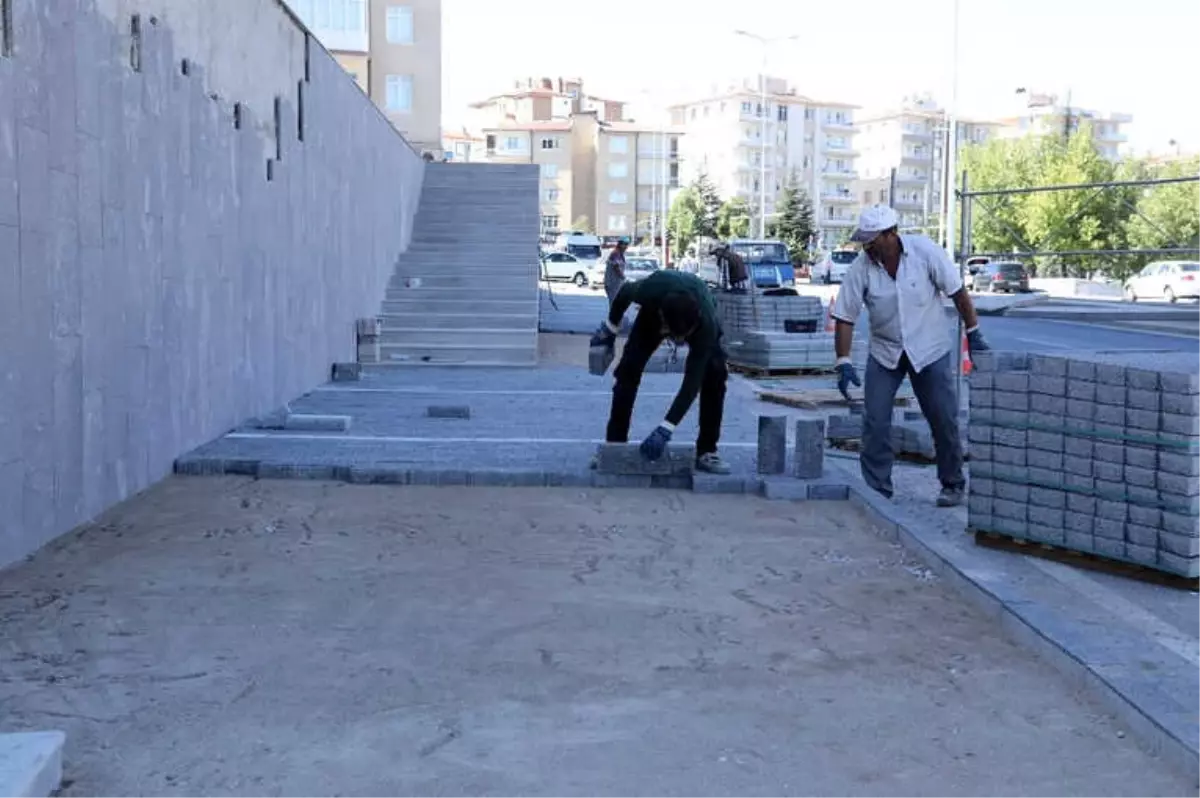 Hoca Ahmet Yesevi Caddesinde Çevre Düzenlemesi