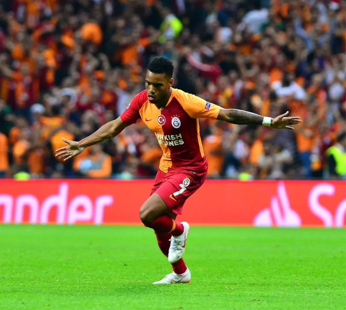 İlk Yarı Galatasaray\'ın