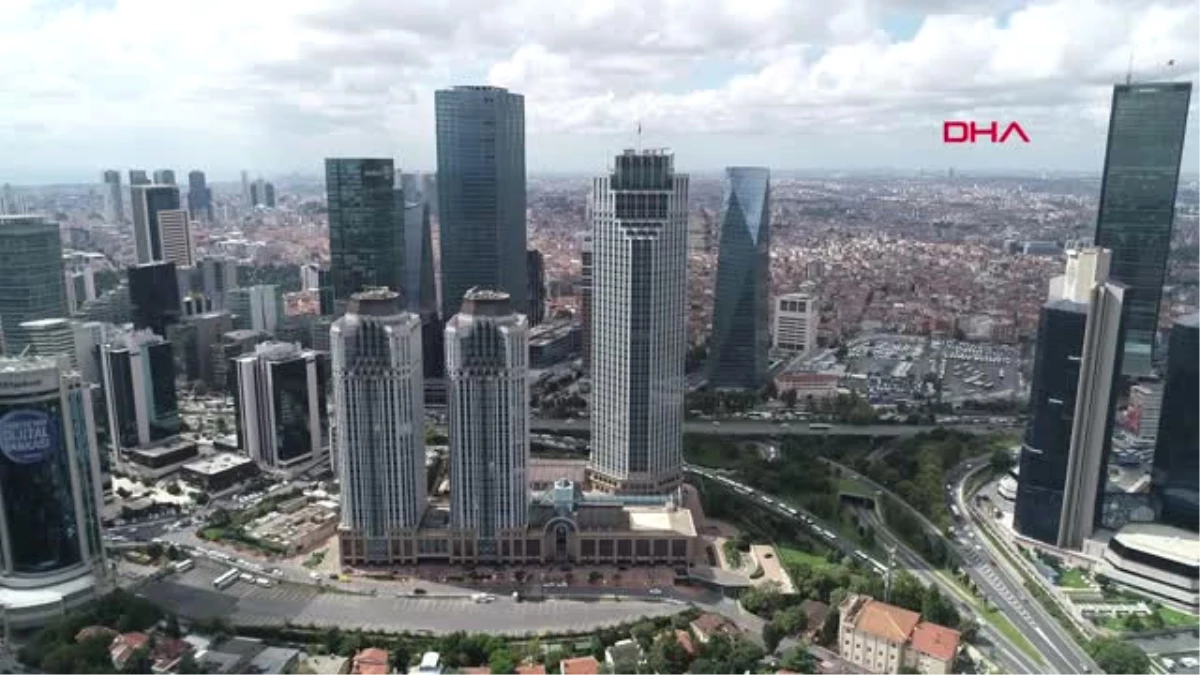 İstanbul Levent\'teki İş Kuleleri\'nin Havadan Görüntüleri