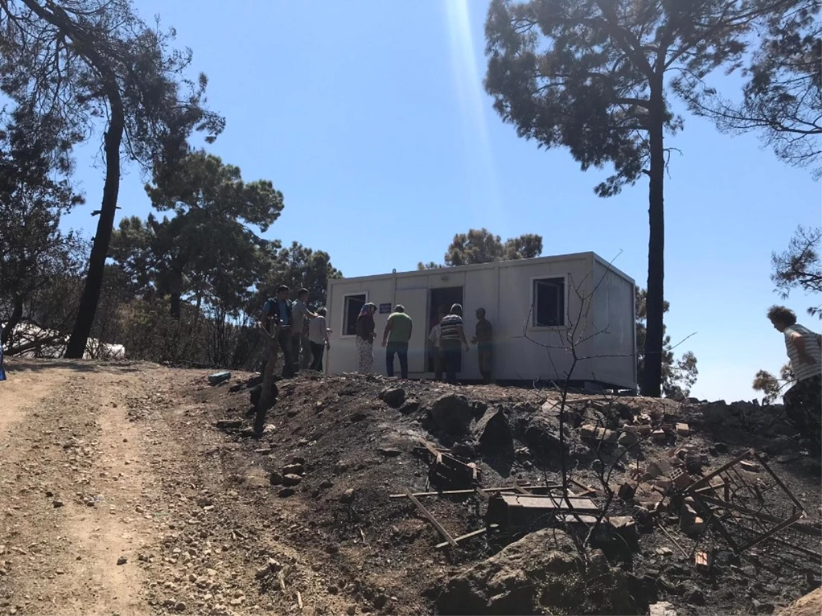 Kumluca\'daki Yangında Evi Yanan İki Aileye Konteyner Ev Verildi