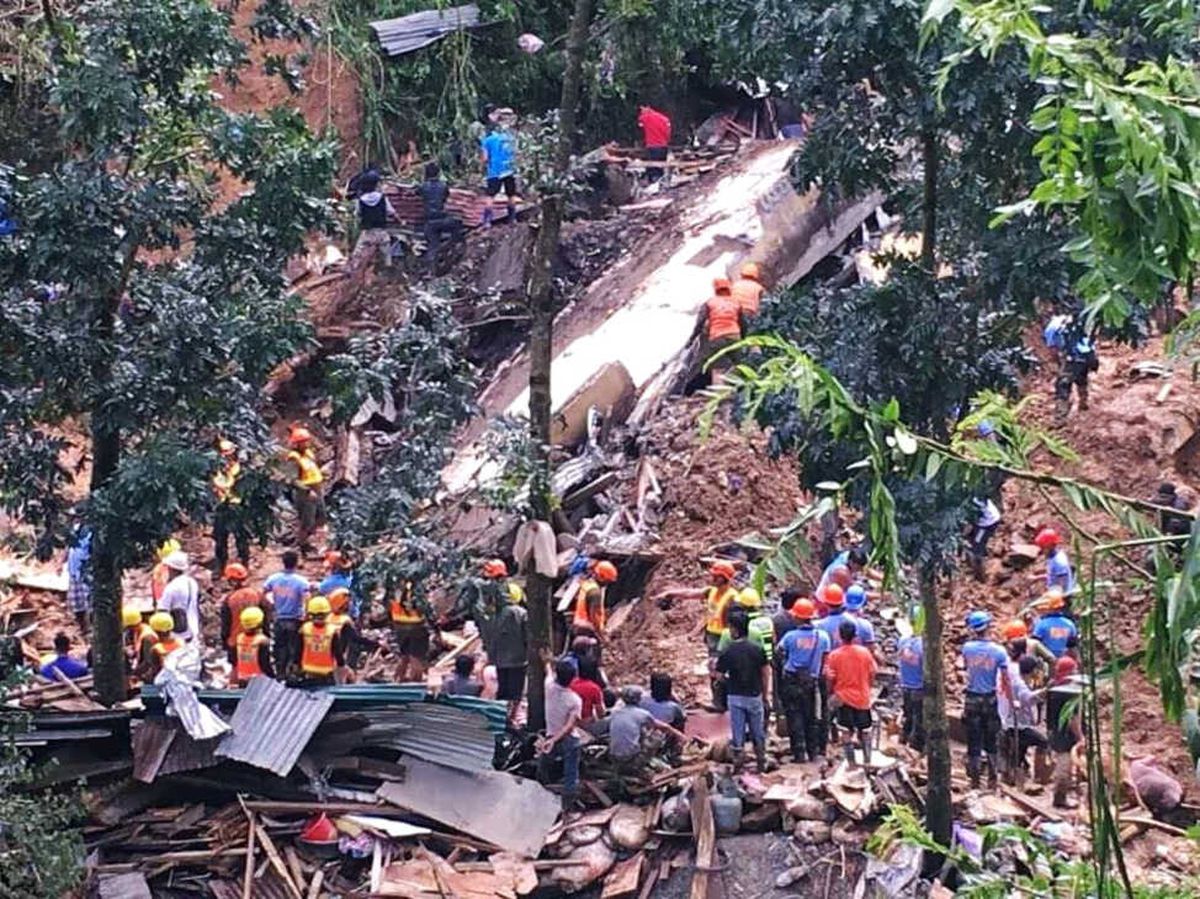 Mangkhut Tayfunu Filipinler\'de Can Almaya Devam Ediyor
