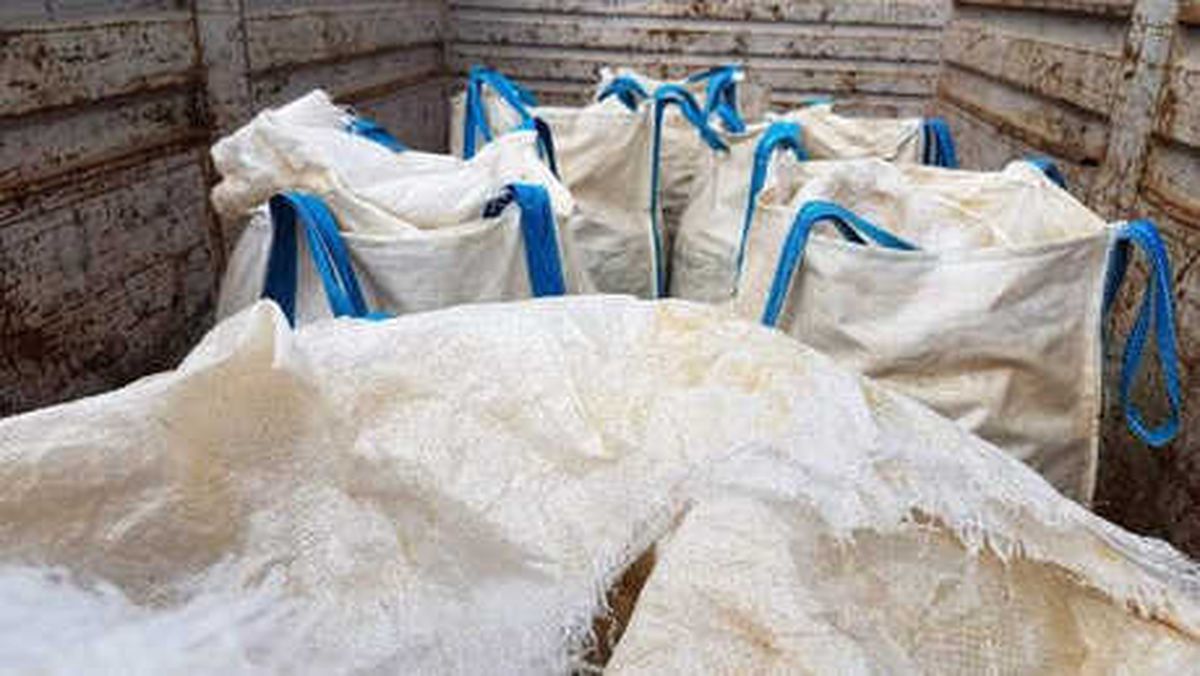 Polis Kılığına Giren Soyguncular, TIR\'ın Önünü Keserek 5 Milyon TL Değerindeki Madeni Çaldı