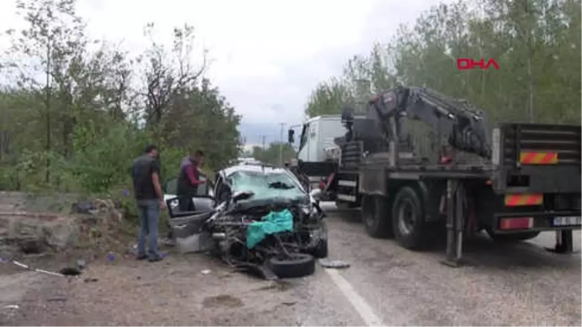 Tokat Otomobil, Beton Pompa Aracına Çarptı: 1 Ölü