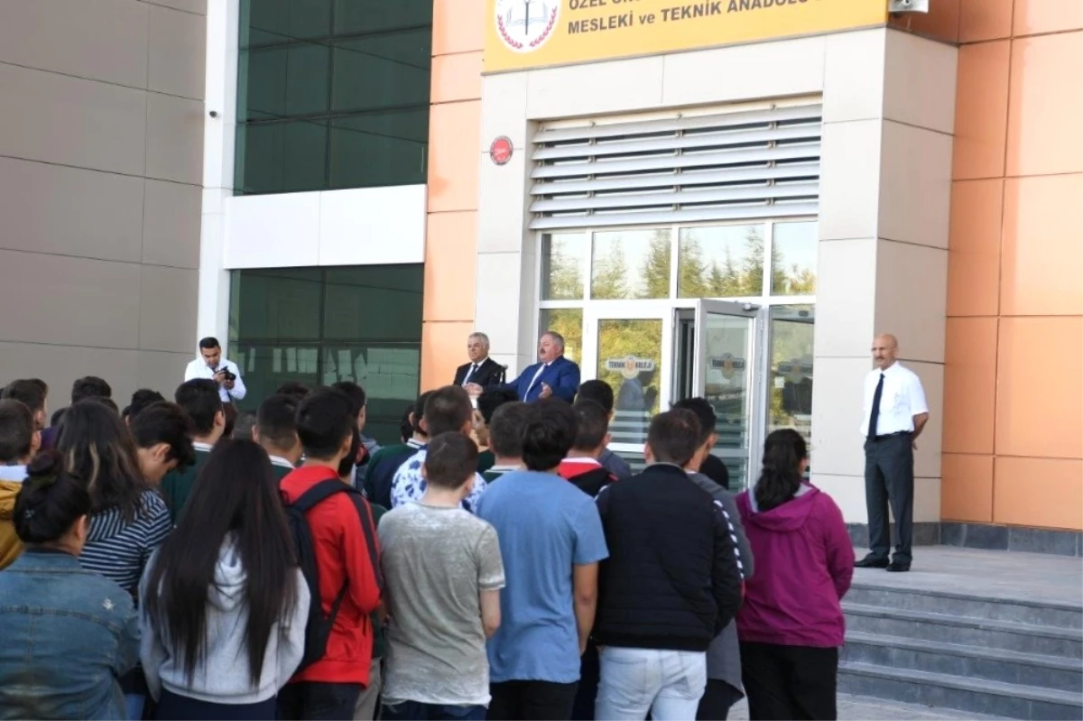 Başkan Tahir Nursaçan, Özel Kayseri OSB Teknik Koleji\'ni Ziyaret Etti