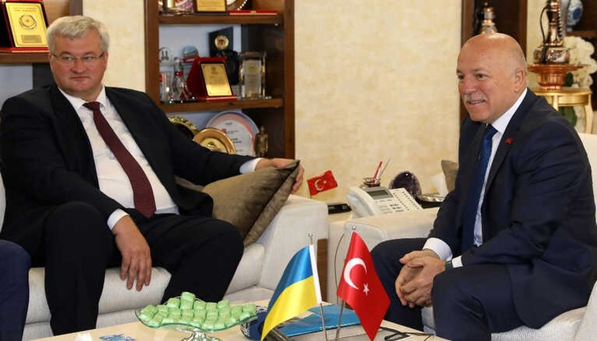 Büyükelçi Sybıha\'dan Başkan Sekmen\'e Ziyaret