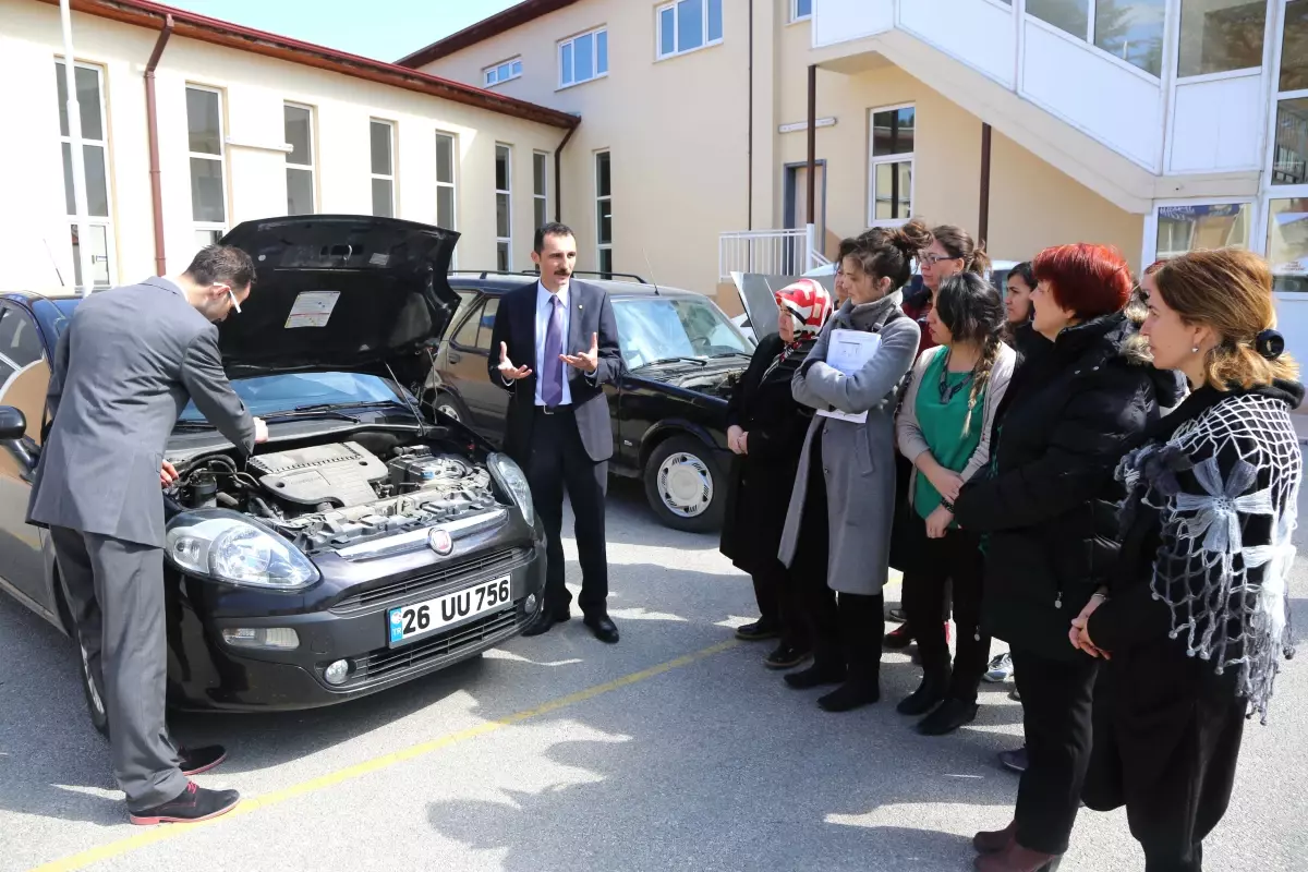 Büyükşehir\'den Kadınlara Özel Araç Bakım ve Tamir Kursu