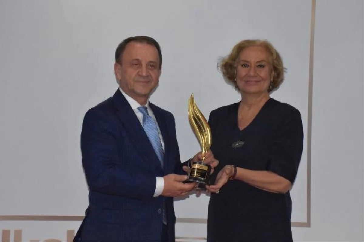 Işıklar\'a \'Yılın Belediye Başkanı Ödülü\' Verildi