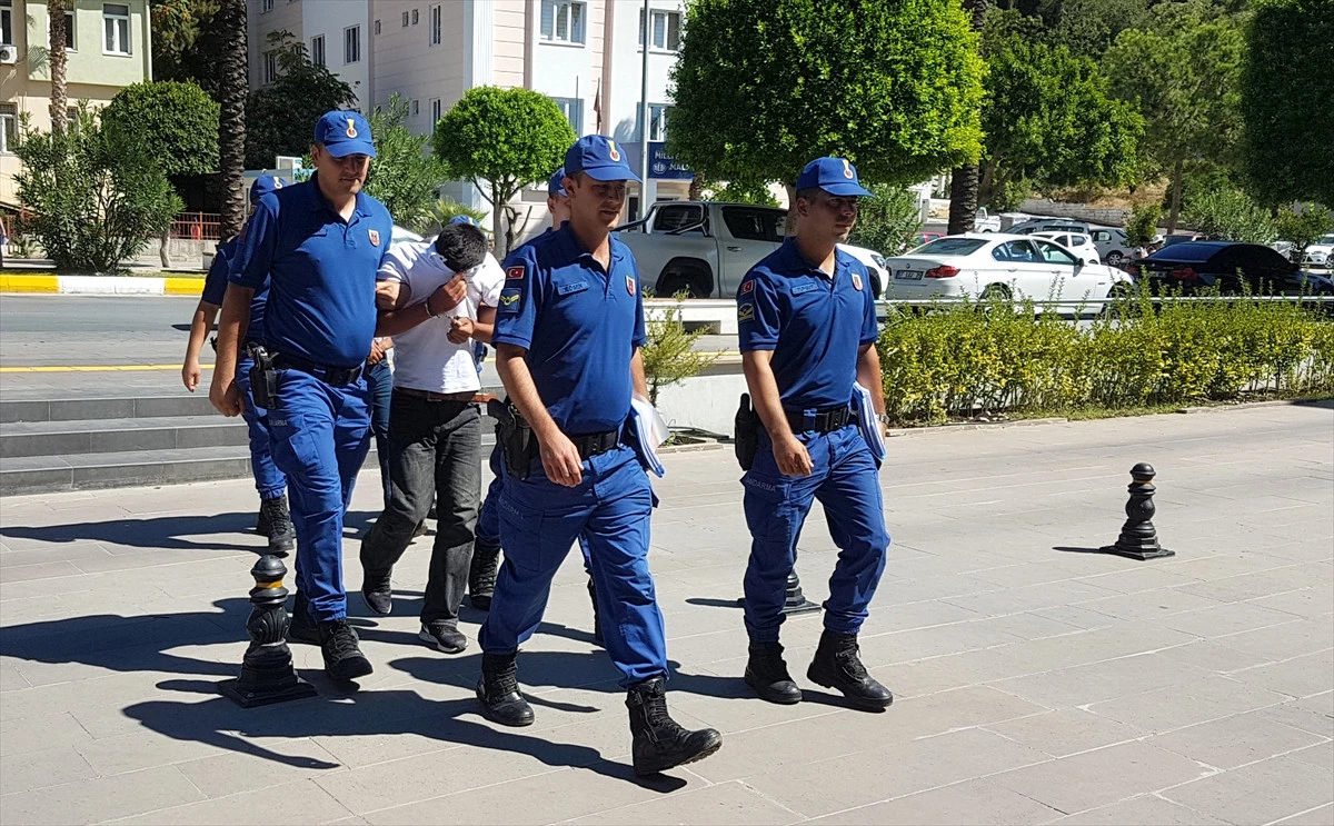 Manavgat\'ta Hırsızlık Şüphelileri Tutuklandı