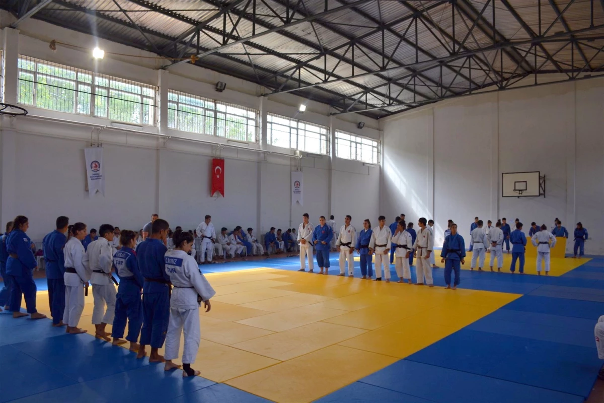 Manisa Büyükşehir\'in Judocuları Ortak Çalışma Kampını Tamamladı