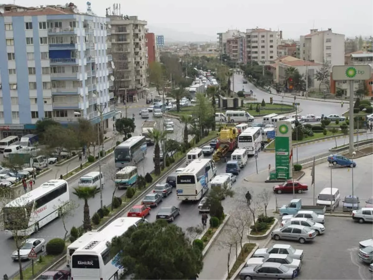 Okullar Açıldı Aydın\'da Trafik Kilitlendi