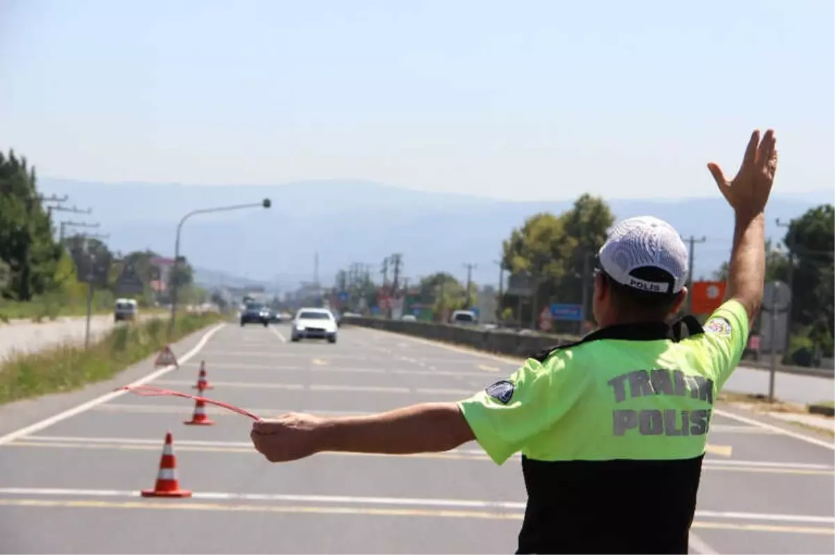 Polis Ekipleri Emniyet Kemeri Uygulamalarını Arttırdı