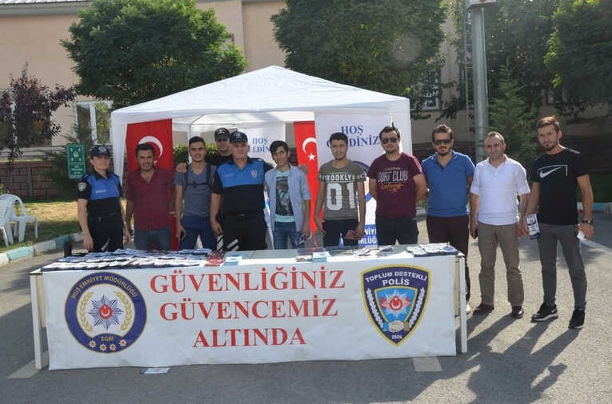 Polis Ekipleri, Mşü\'de Öğrencileri Bilgilendirdi